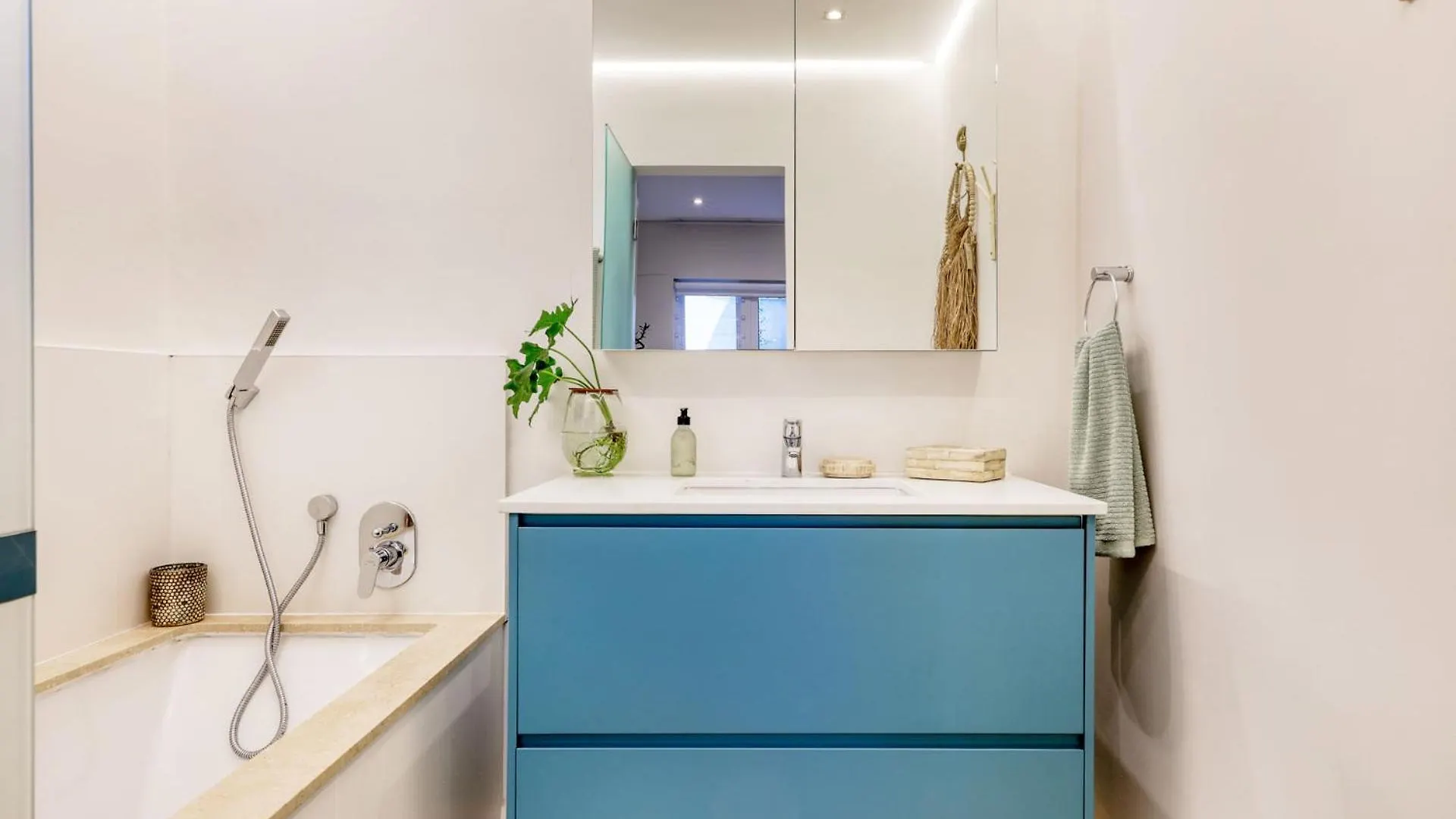 Seapoint Seaview Elegant Home Cape Town